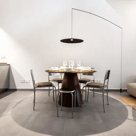 Nestco The Townhouse Jenner Daire Milano